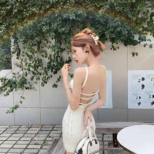 甜辣妹白色针织吊带连衣裙女夏季chic包臀裙短裙海边度假性感裙子