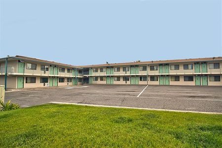 海伦娜 6 号汽车旅馆