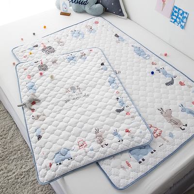 2018新品 aika韩国进口代购森林动物儿童纯棉防水床单宝宝隔尿垫