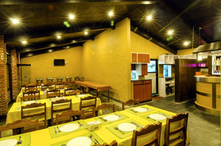 湖畔酒店