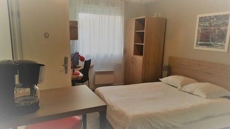 兰斯冠军德火星公寓酒店