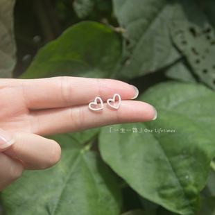 s925纯银日韩甜美镂空爱心小桃心清新磨砂耳钉气质耳饰简约文艺女