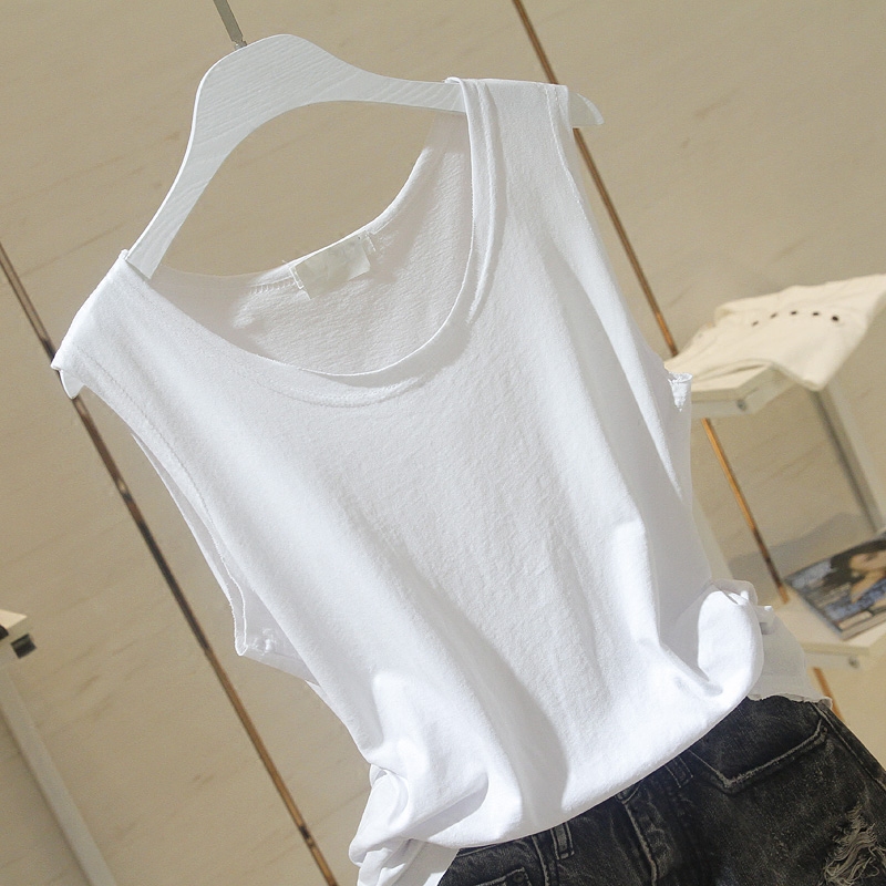 纯白无袖背心