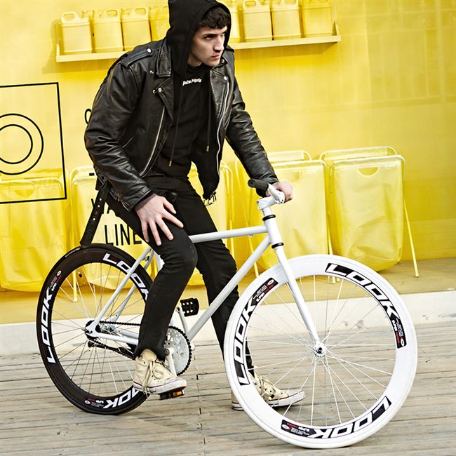 26寸死飞自行车成人单车活飞公路赛倒刹车实心胎男女学生跑车