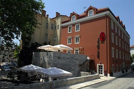 罗莱夏朵堡垒遗产酒店