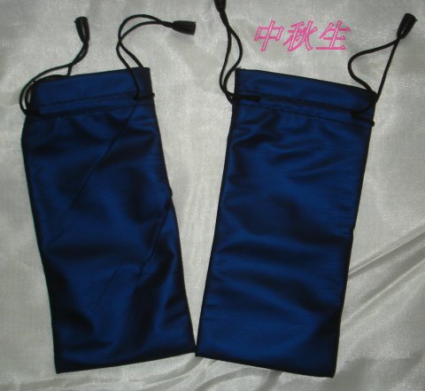 冲三冠购物加拍1元*绒布袋可装刮痧板/眼镜在类目 服饰配件/皮带/帽子/围巾, 其他配件中 - 来自Buy2taobao.com提供专业的淘宝代购服务