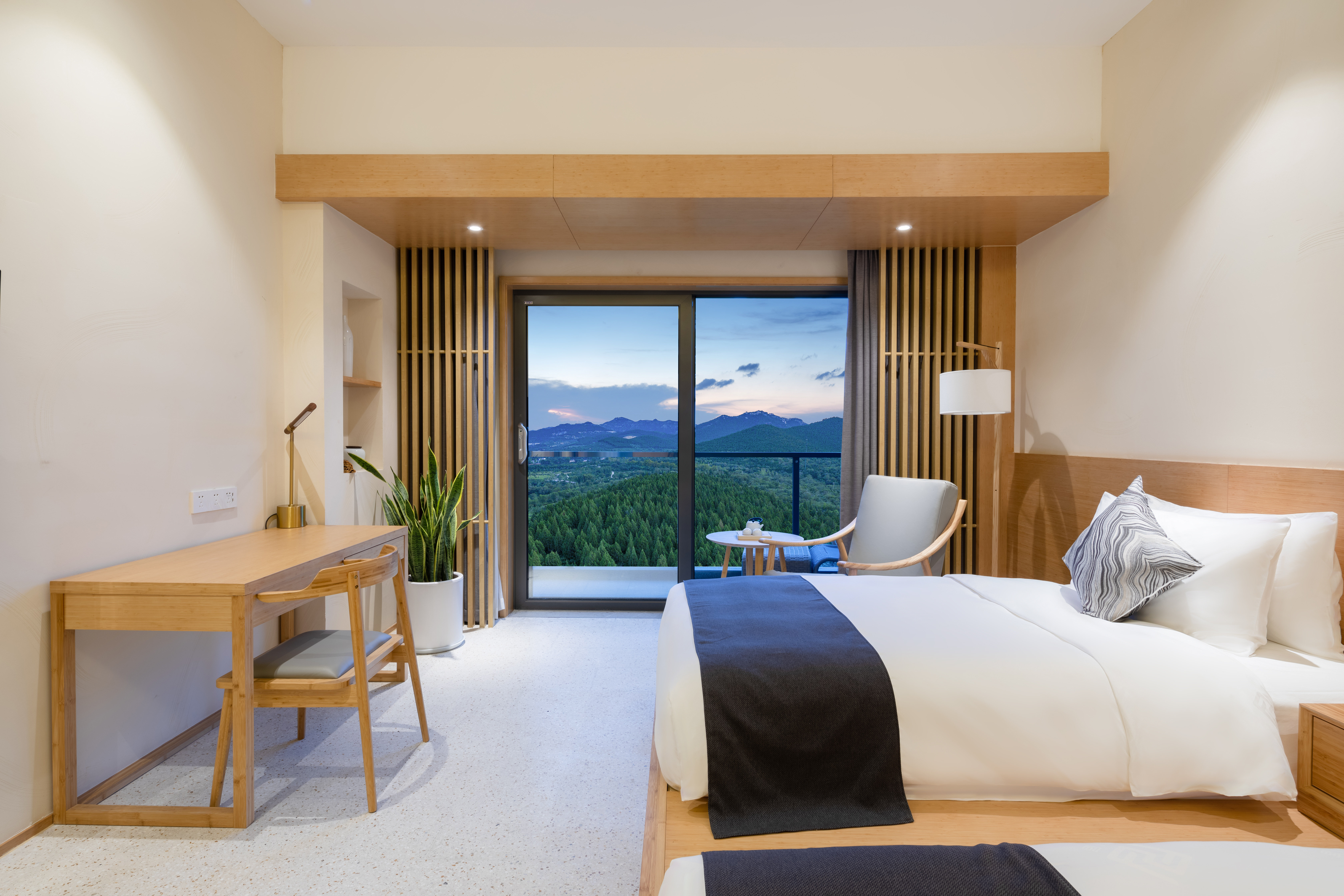 东方盐湖城山隐巽家庭酒店客栈日历