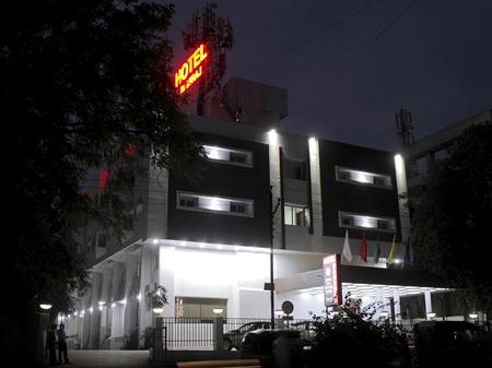 瑞维拉吉酒店