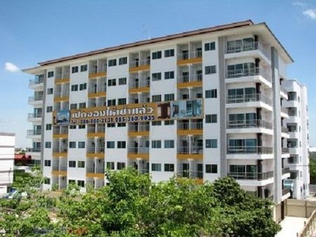 Suchart Leelawadee Home