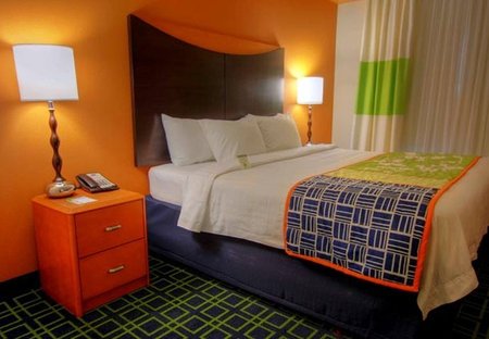 洛克海文 Fairfield Inn & Suites 酒店