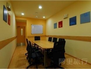 诺伊达京格尔63号酒店