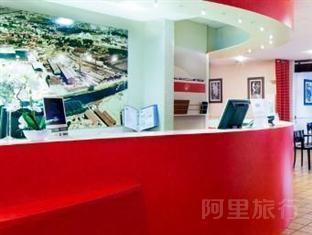 奇莱得蒙吕松酒店