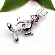 Package mail smiling Korean cute Bunny rhinestone brooch women fancy brooch pin clasp Korea jewelry