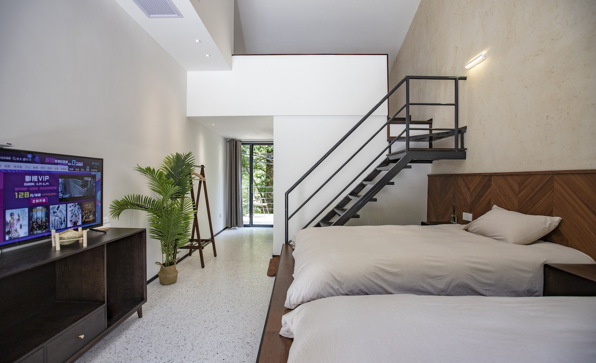 湖州安吉吉山原色民宿啼鸟啄木loft三人酒店客栈日历