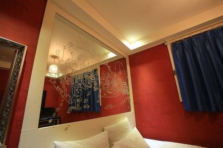 2U 汽车旅馆