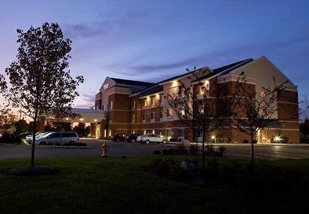 芬顿弗林特 Fairfield Inn & Suites 酒店