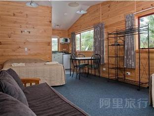 尼尔森市假日公园住宿