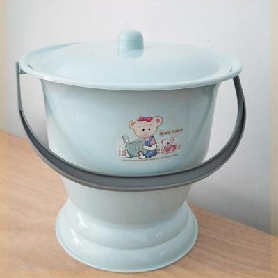 室内尿桶女 家用 卧室老年人用方便小便防臭女童便携尿壶痰盂塑.