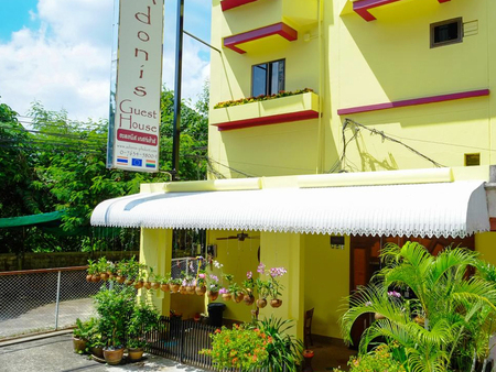 阿多尼斯酒店