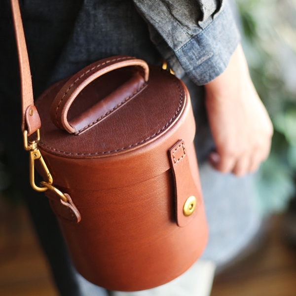 复古圆筒水桶包女包小挎包真皮斜跨包植鞣牛皮手工包学院风硬皮包