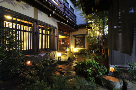 惠高庄山野月里酒店