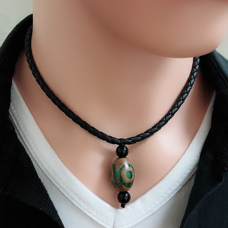 男生项链韩版个性男潮锁骨链黑绳短款男士项链个性天珠吊坠颈链优惠券