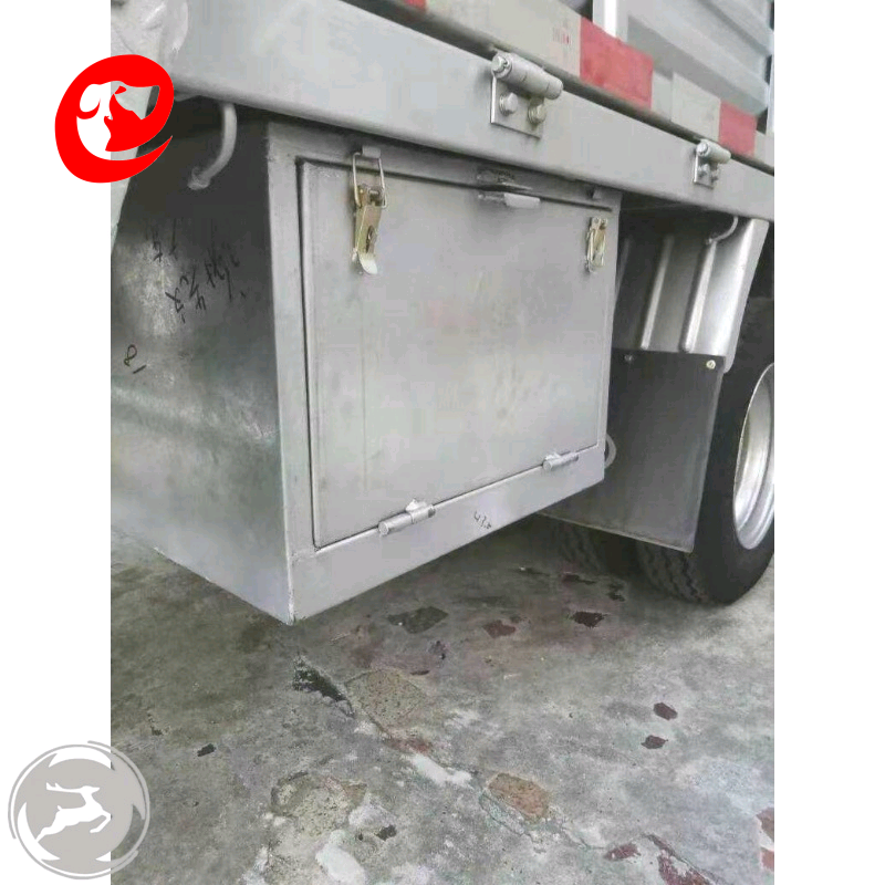 > 半挂车工具箱