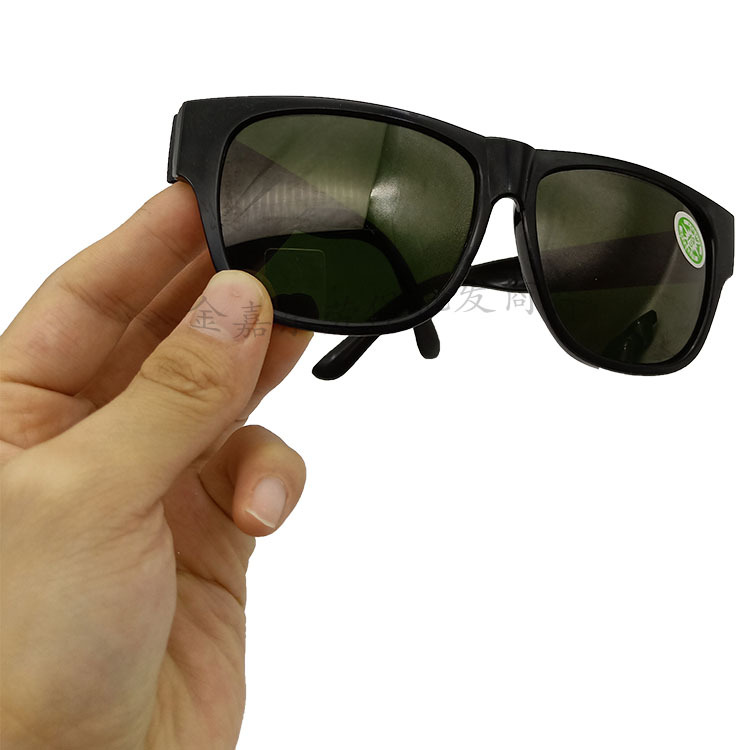 新年电焊眼镜护目镜浅绿焊工专用劳保防尘防风平光打磨眼镜十副包