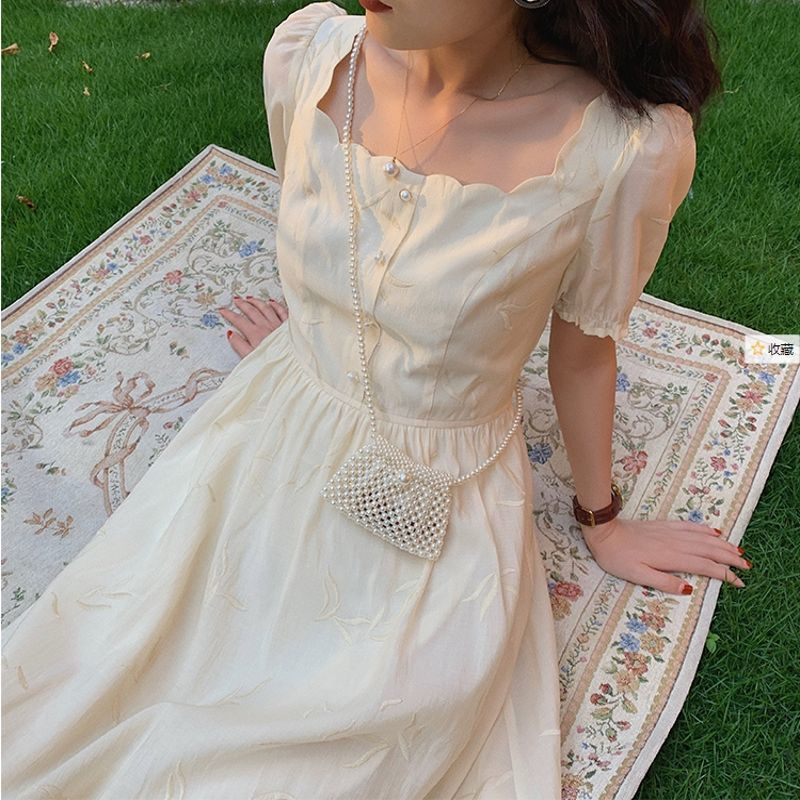 法式复古温柔风级感刺绣珍珠扣方领连衣裙子2023新款夏仙气长裙