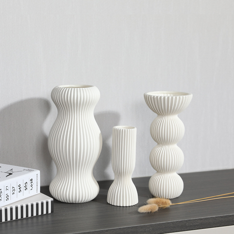 北欧ins风白陶瓷艺术高级感现创意工艺品桌面干花插花软装摆件