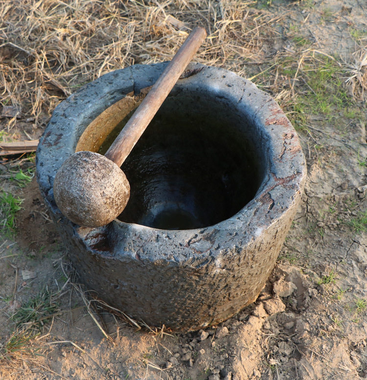 新款农村老物件石臼捣米臼老石材石器石雕石磨茶盘流水老石槽复古