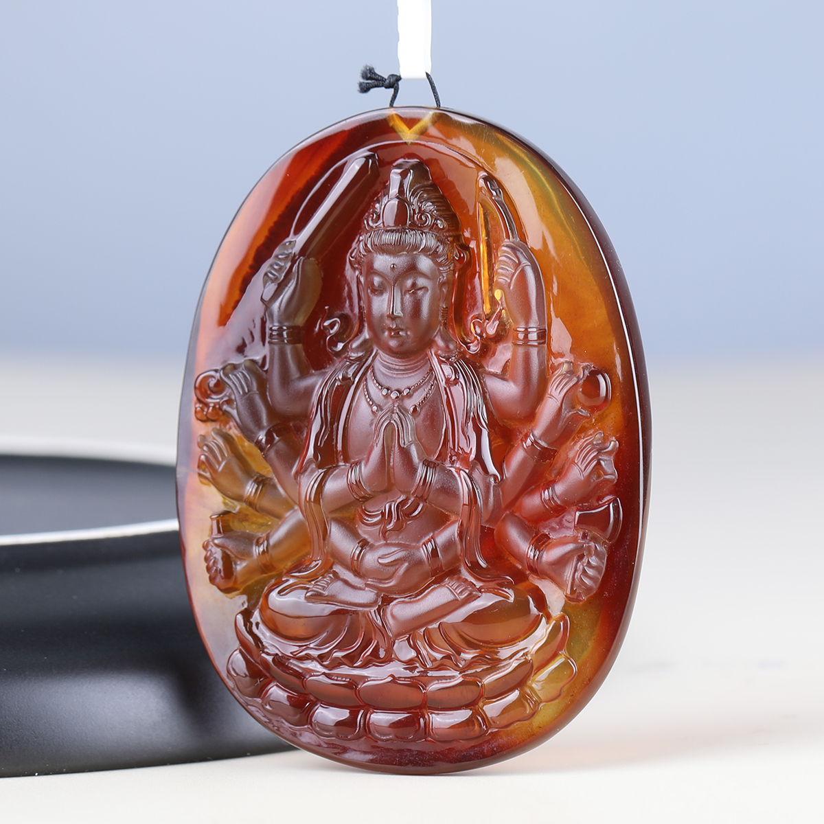 血珀千手观音雕刻吊坠缅甸琥珀生肖鼠守护神挂件项链无优化圆牌