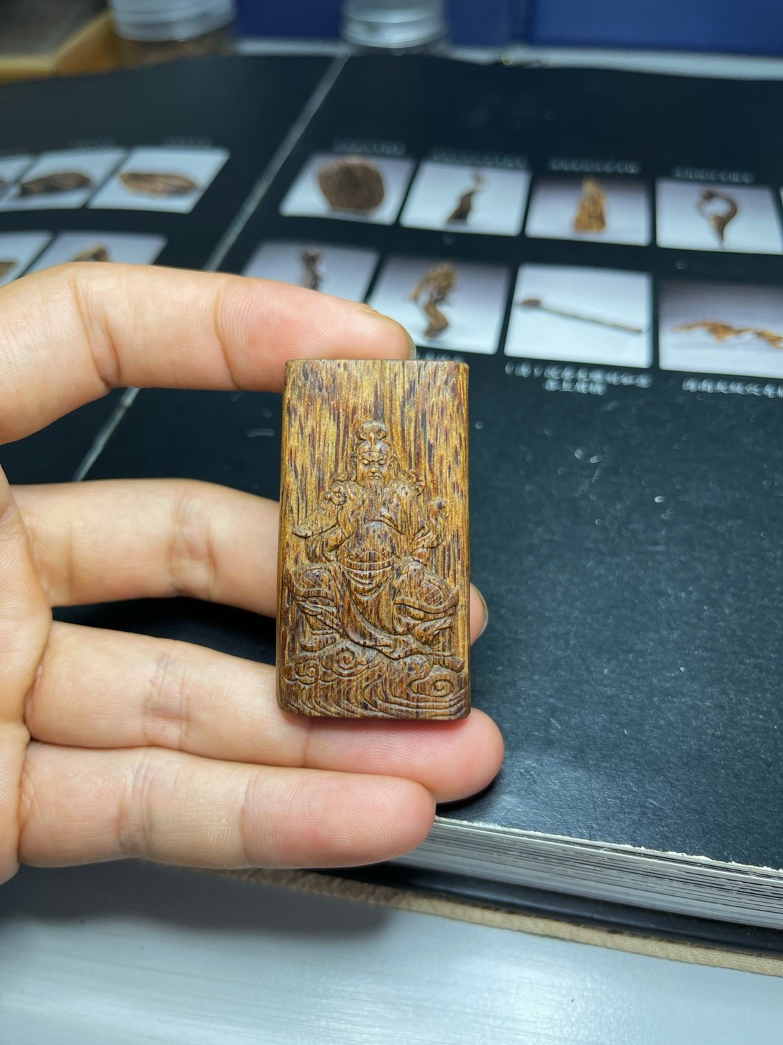 海南金丝菩萨迦南沉香天然棋楠牌子吊坠收藏香薰香料