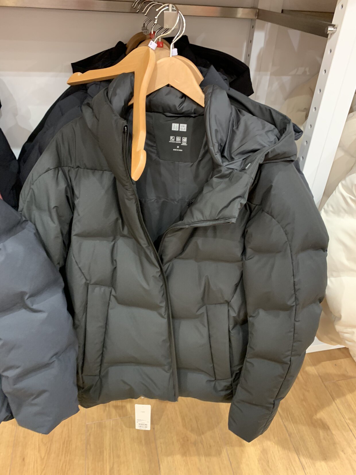 优衣库女装无缝羽绒连帽外套秋冬保暖防风加厚羽绒服