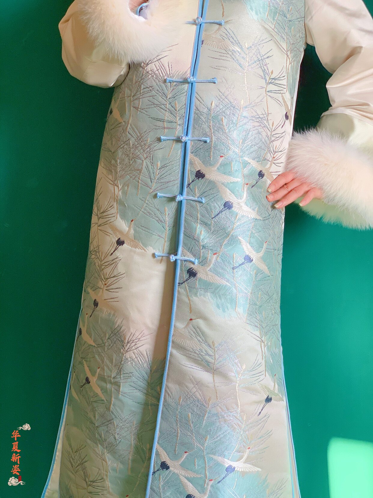 中国毛旗袍外套棉袄对襟旗袍狐狸国风云锦手织旗袍