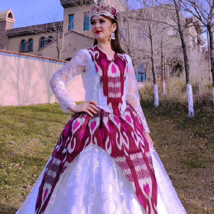 uyguratlastoykoynak维吾尔族艾特莱斯婚纱拖尾婚纱