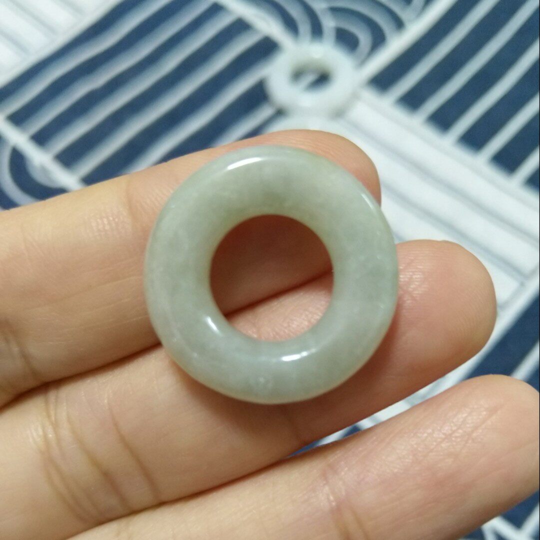 天然新款情侣玉石平安扣怀古玉环吊坠送挂随机项坠
