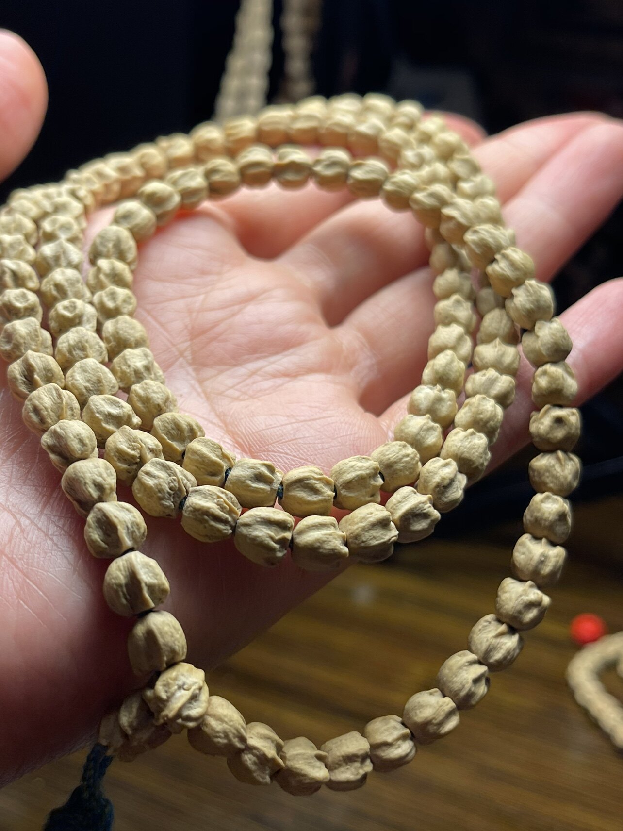 柏香热振百香深坑高桩百香籽顺纹高密油皮佛珠