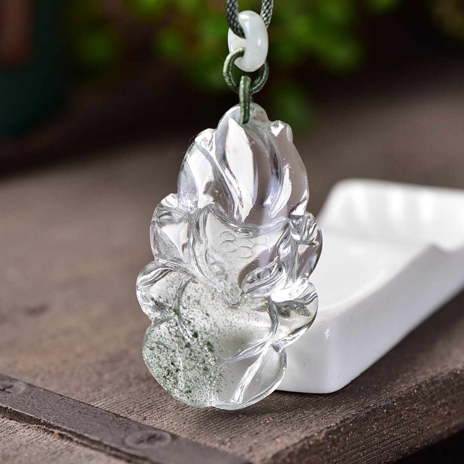 幽灵新款现货天然九尾狐吊坠立体可爱手工雕刻颈饰