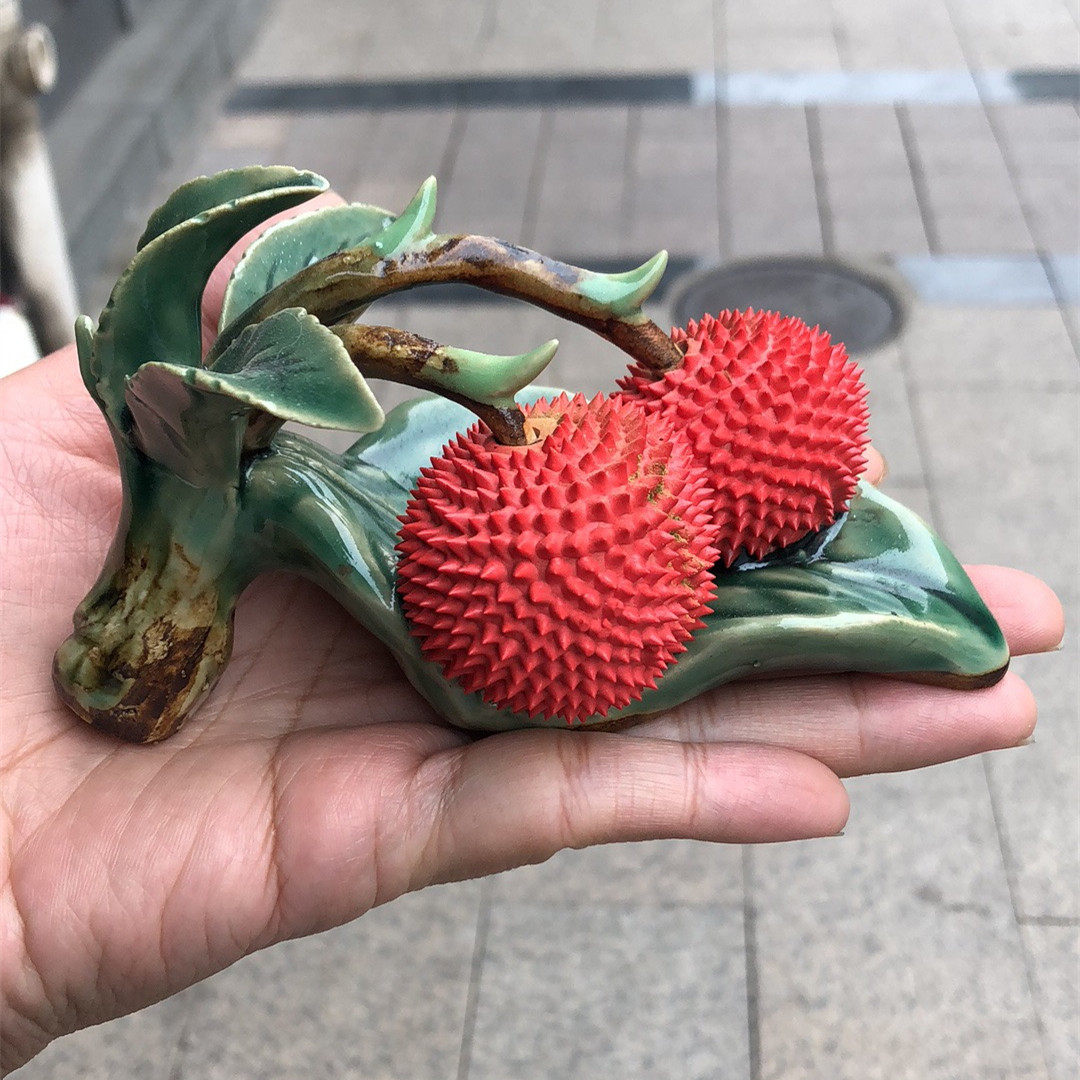 满堂红仿真荔枝茶宠陶醉佛山山石陶瓷公仔工艺品摆件