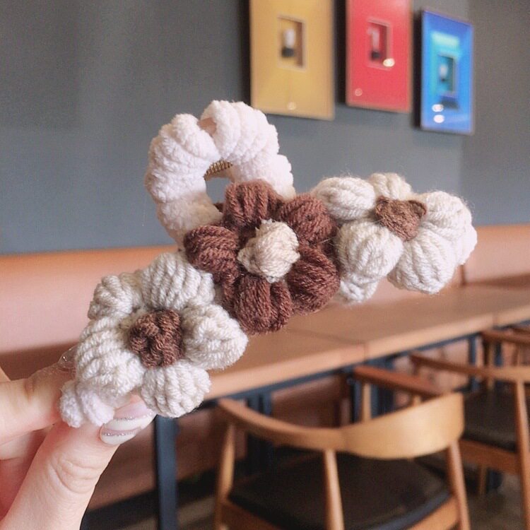 编织花朵毛线抓夹秋冬毛毛鲨鱼大号发夹后脑勺旅行发卡