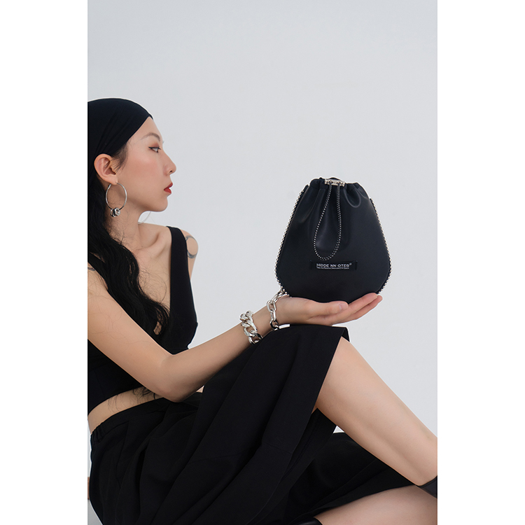 〖HIDDE NN OTES〗原创单肩包 mini链条钢珠抽绳圆弧斜挎手机包