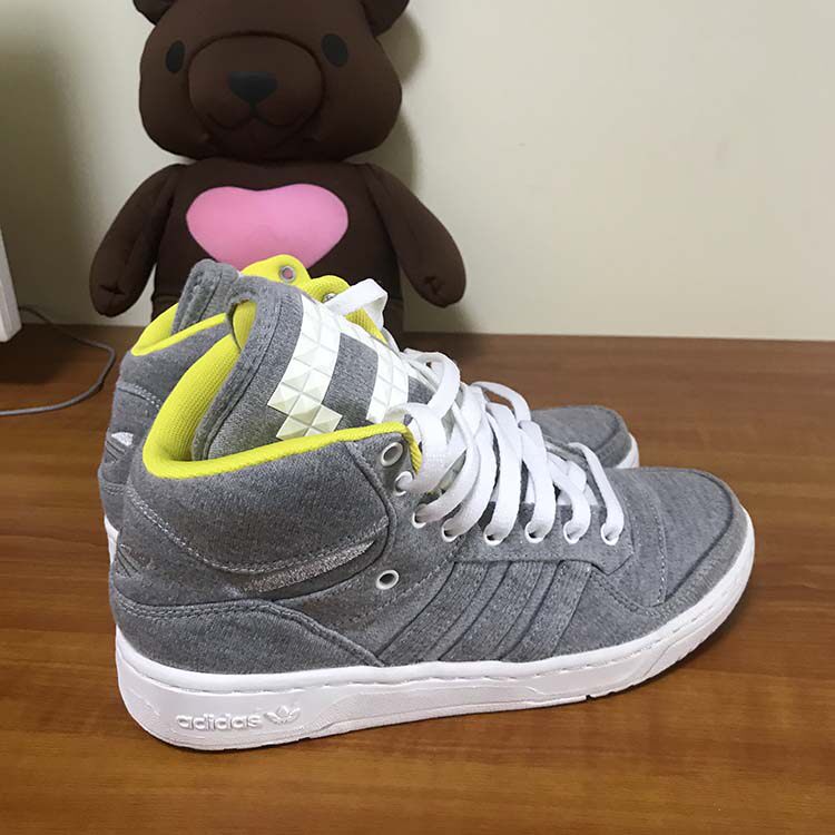 楠得体育adidas三叶草高帮秋冬attitudelogo大舌头女鞋运动休闲鞋
