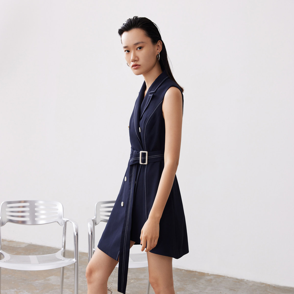 lily新款女装商务商务通通勤撞色压线不规则双排连衣裙