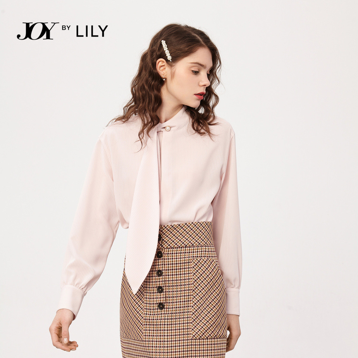 lily2020新款女装纯色飘带带领肌理条纹气质珍珠衬衫