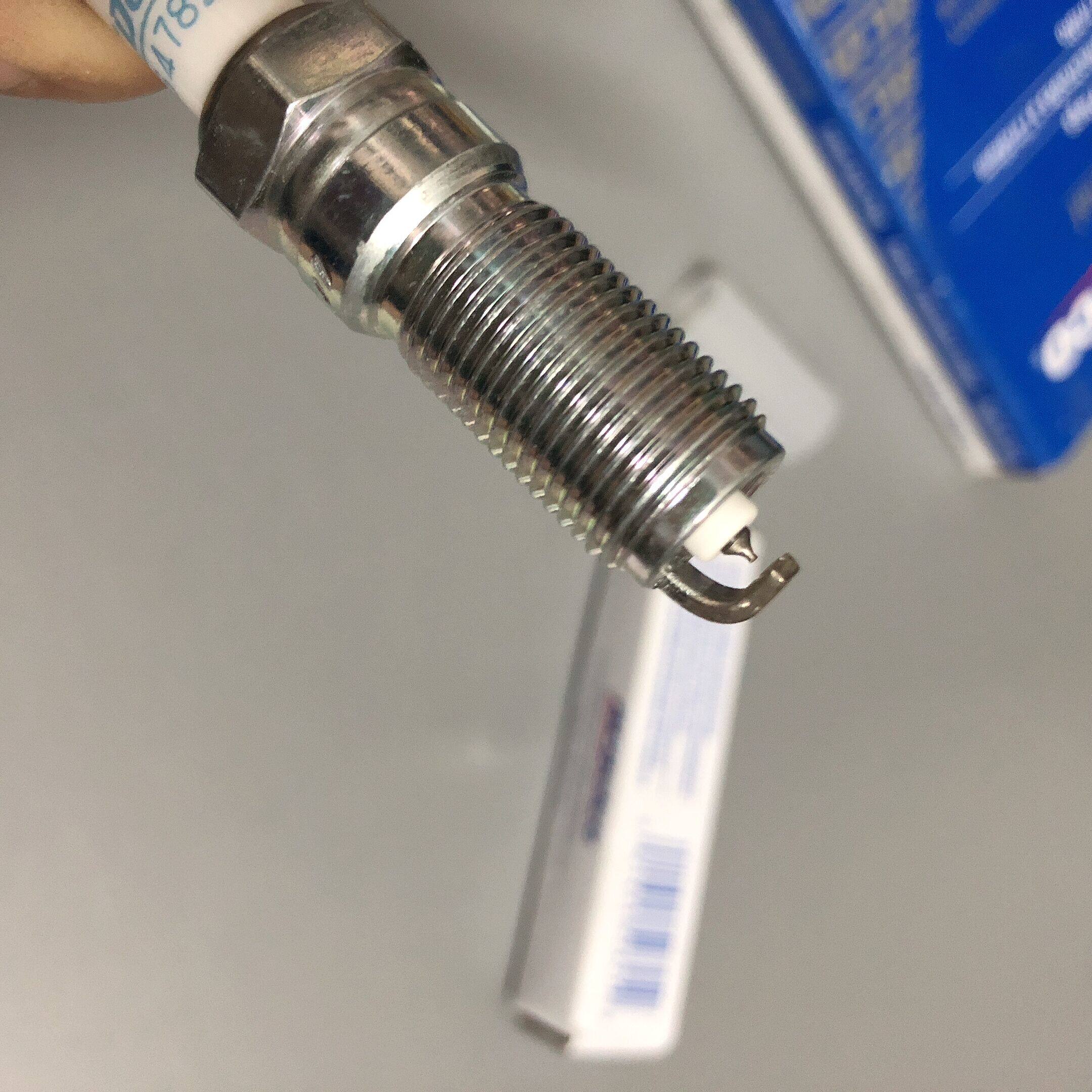 德科火花塞凯迪拉克20t昂科威君越20tatsxtsctsxt4xt5xt6ct6火花塞