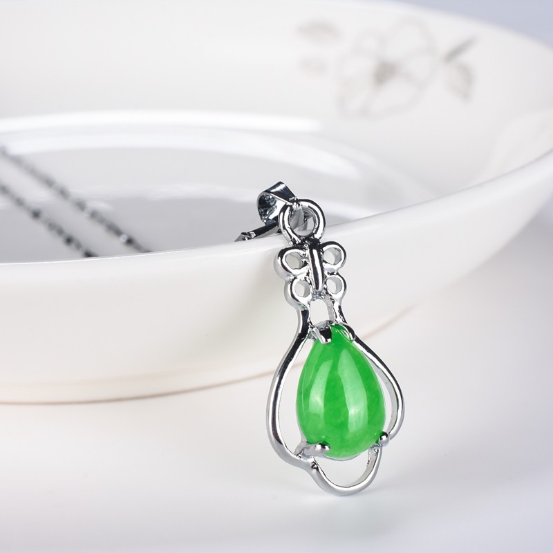 情侣项坠女款玉坠水滴项链玲珑吊坠马来宝石项坠