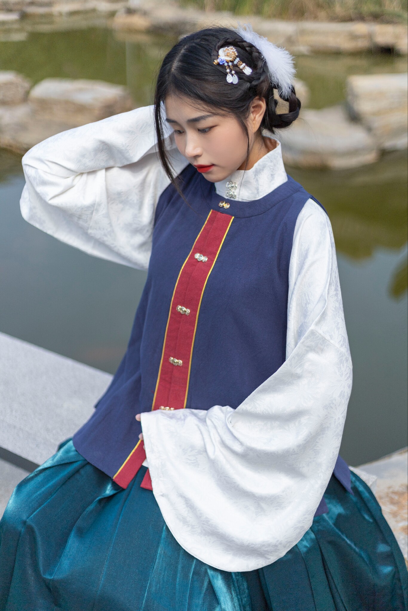 原创琵琶日常提花秋冬袖短对襟立领传统明制汉服