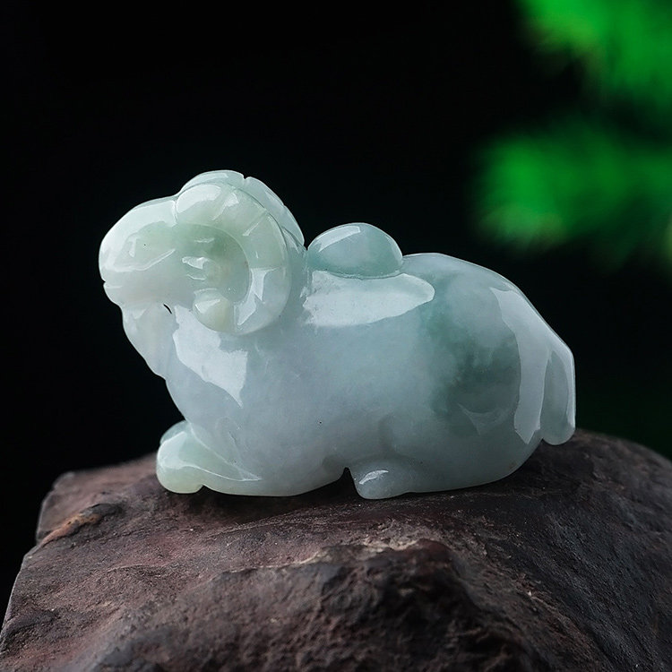 缅甸翡翠立体生肖吊坠天然玉石玉羊玉坠男女颈饰