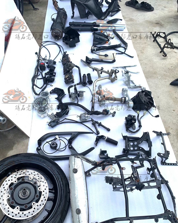 雅马哈tmax500摩托车整车配件前后轮毂减震大灯仪表其他摩托车用品